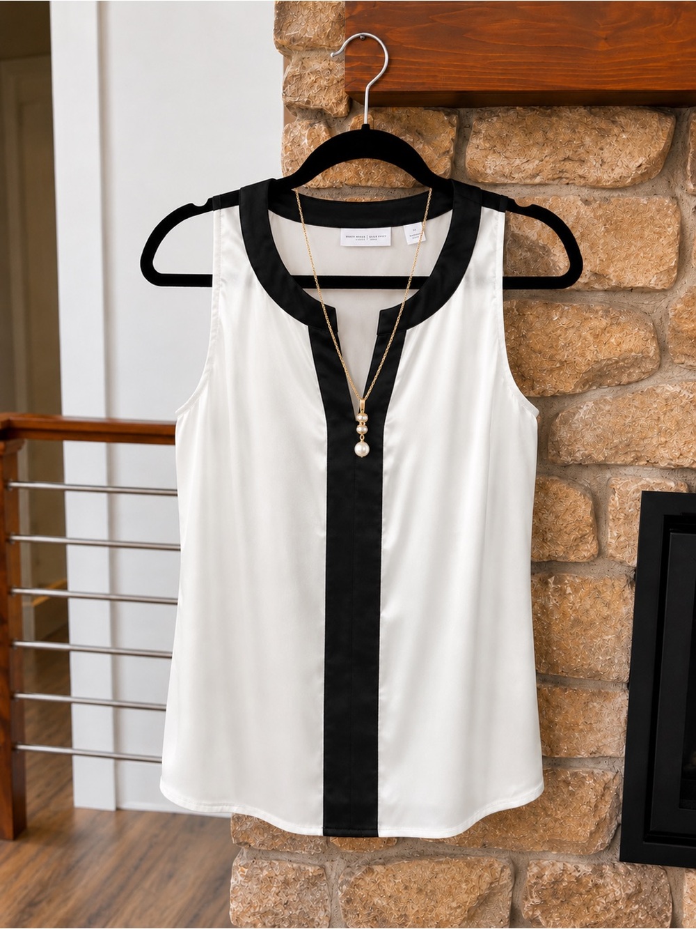 Sleeveless Contrast Trim Shell Top - White/Black